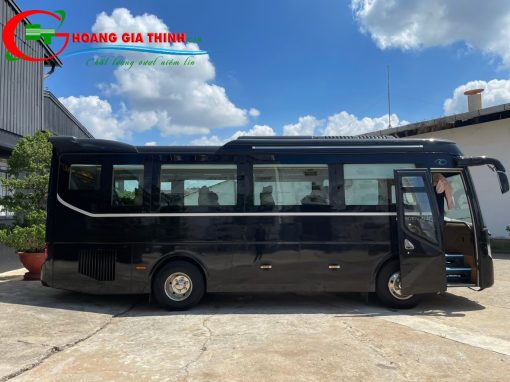 Limousine 17c Thaco Massa nâng chân mới