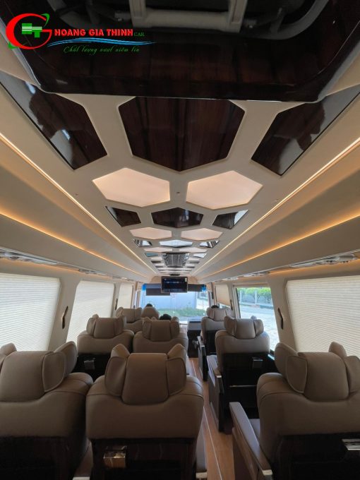 Limousine 17c Thaco Massa nâng chân mới - Ảnh 5