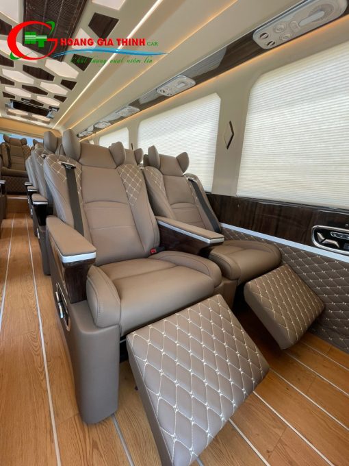 Limousine 17c Thaco Massa nâng chân mới - Ảnh 3
