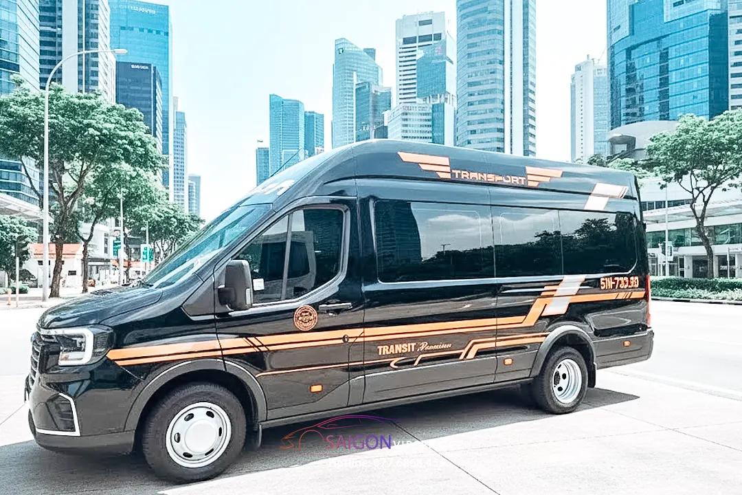 Ngoại thất xe 18 chỗ Ford Transit Premium
