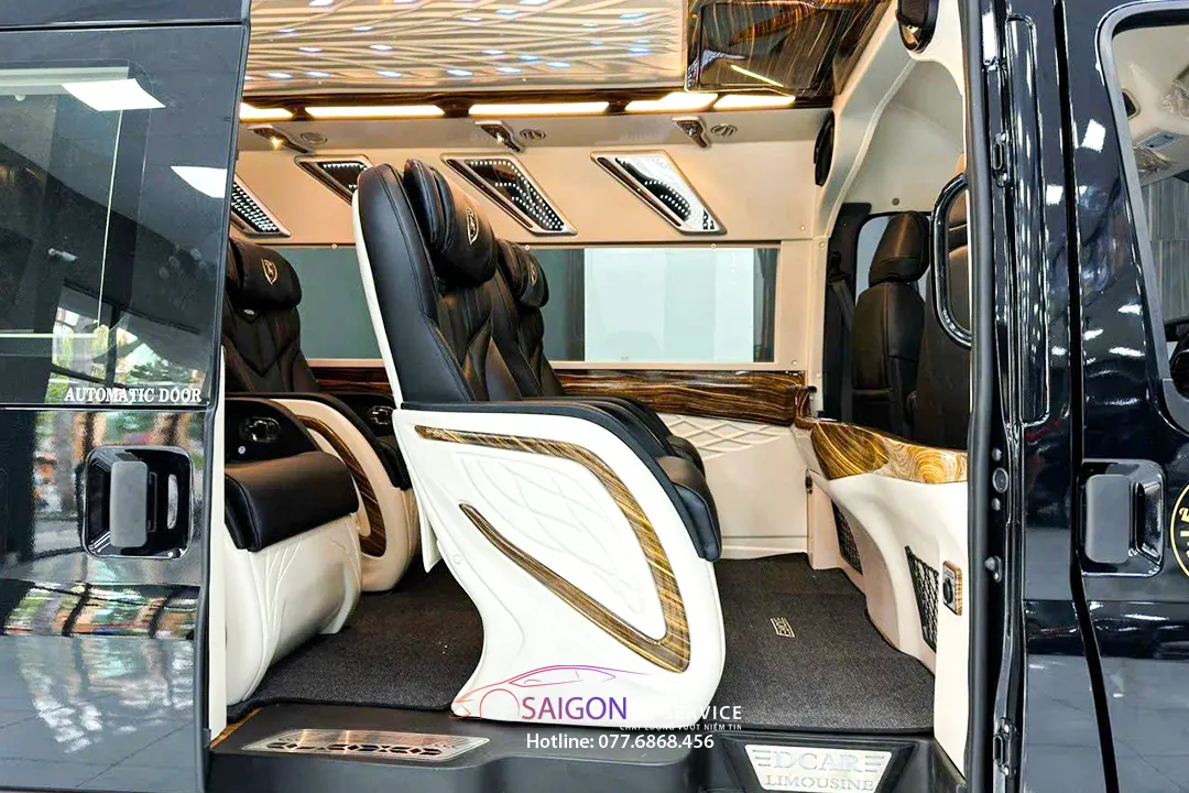Trải nghiệm nội thất thương gia khi thuê xe solati dcar luxury 12 chỗ