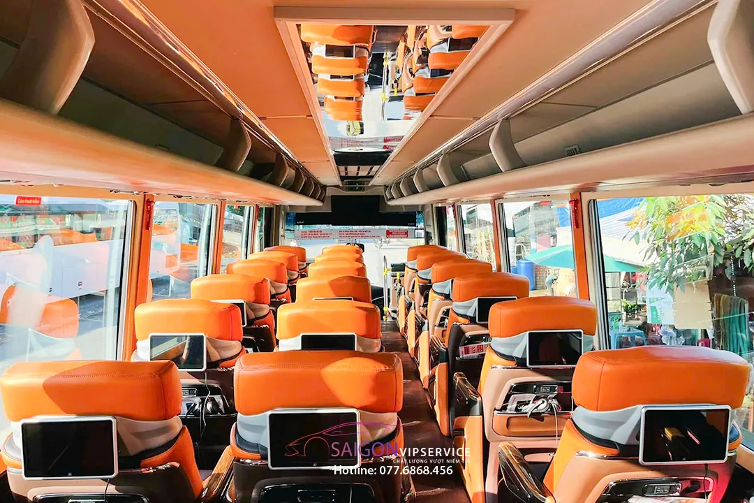 Limousine 27 chỗ Limited