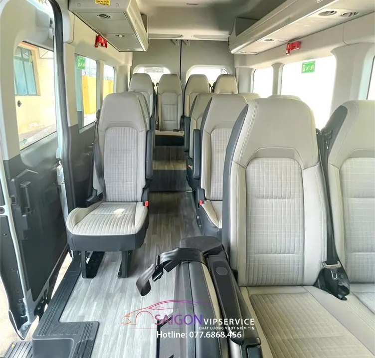 Thuê xe 16 chỗ Ford Transit Premium tại Saigon VIP Service - Ấn tượng trên từng chuyến đi