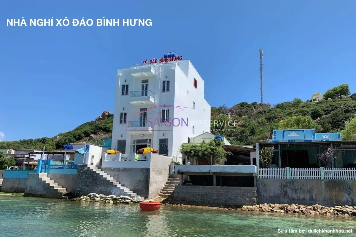 Nhà nghỉ Xô Bình Hưng nằm gần khu vực ven biển, thuận tiện cho du khách lưu trú và khám phá đảo Bình Hưng