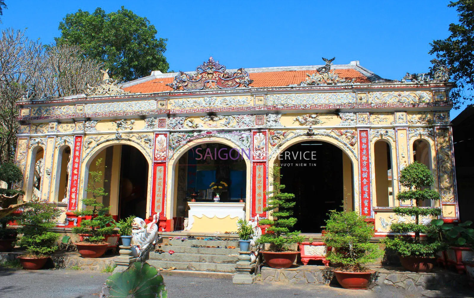 Kiến trúc cổ kính, trang nghiêm của ngôi cổ tự Chùa Bửu Phong nằm gọn trong khuôn viên Khu du lịch Bửu Long.