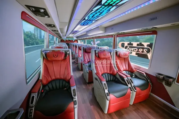 DCar Thượng Đỉnh 29 chỗ - Giải pháp di chuyển chuẩn 5 sao dành cho đoàn đông người. Trang bị tiện nghi đồng bộ, vượt trội hoàn toàn so với các dòng xe khách thông thường.